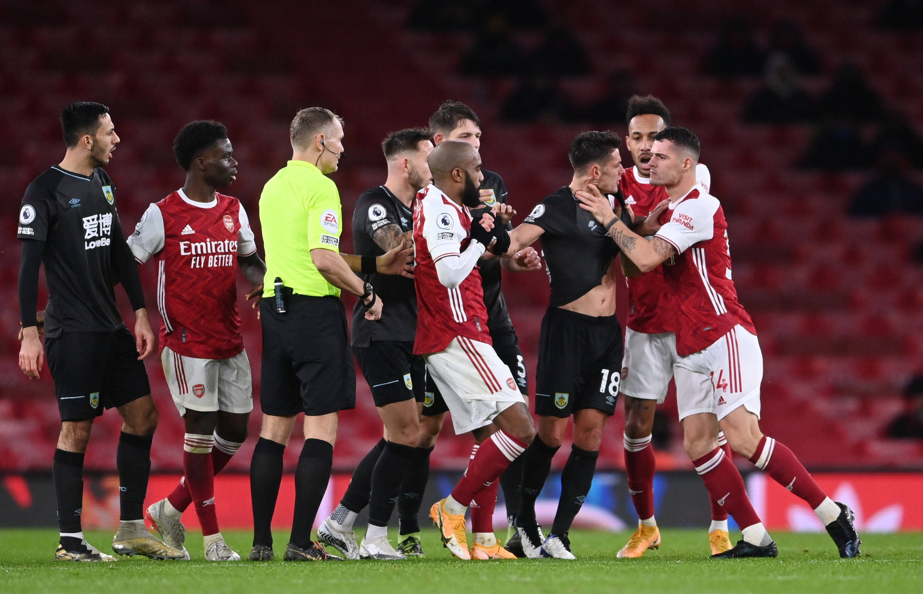 场上表现出 场上表现出